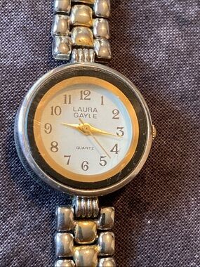 Laura Gayle Women's Wristwatch Keeps Perfect Time